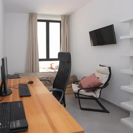 Modern And Spacious One-Bedroom Apartment - Newly Built Lejlighed *