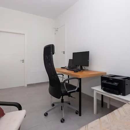 Lejlighed Modern And Spacious One-Bedroom Apartment - Newly Built *