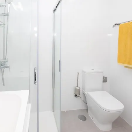 Modern And Spacious One-Bedroom Apartment - Newly Built Appartement